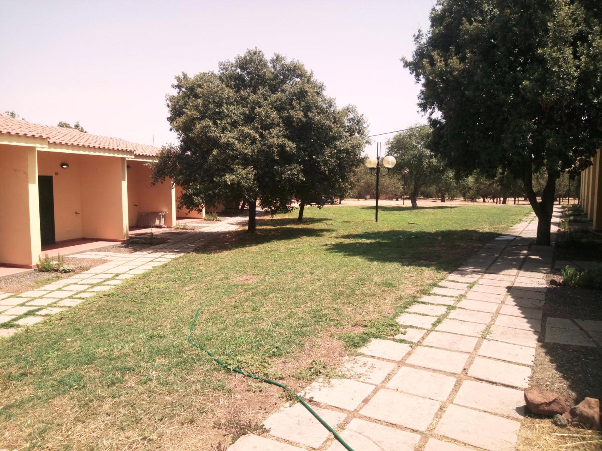 Norbello Nuraghe Ruiu Camping & Bungalow מראה חיצוני תמונה